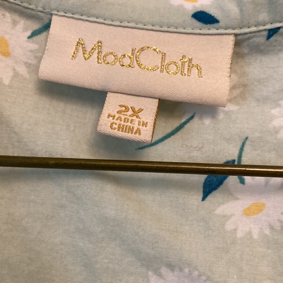 Cute ModCloth sleeveless blouse - Picture 2 of 5